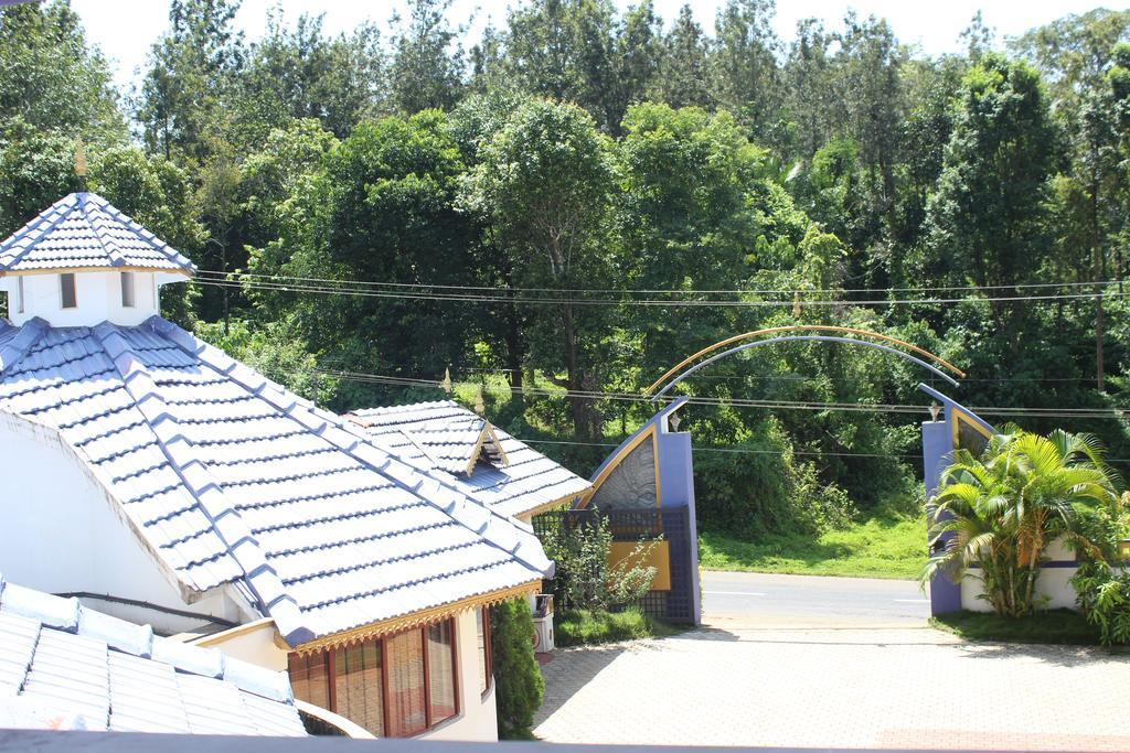 Wayanad Gate Resort Mananthavady Esterno foto